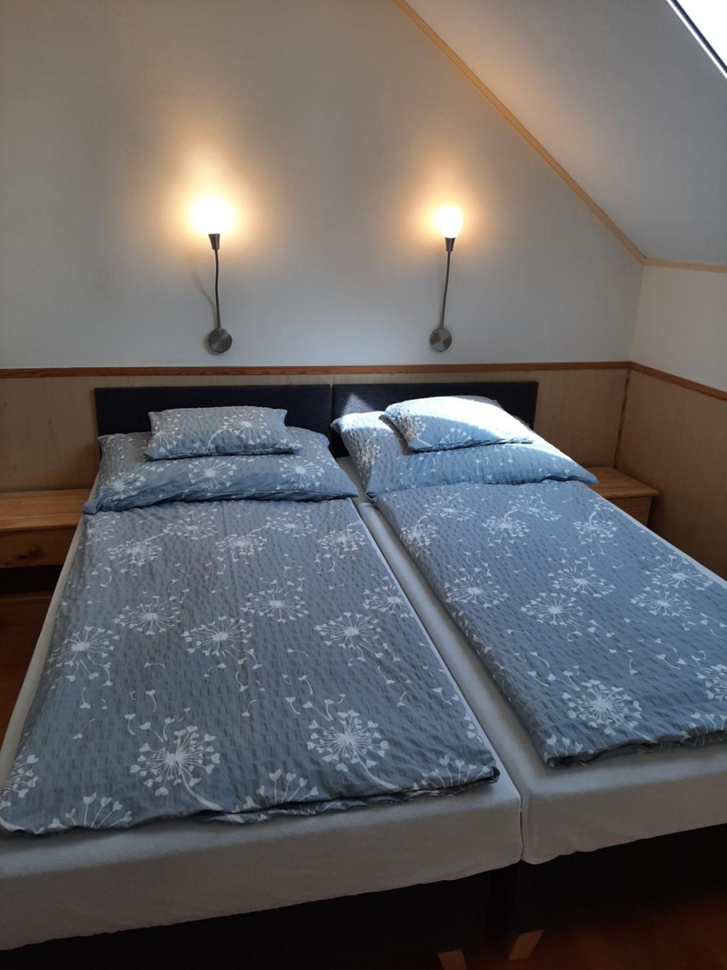 Madach Apartman Heviz Luaran gambar