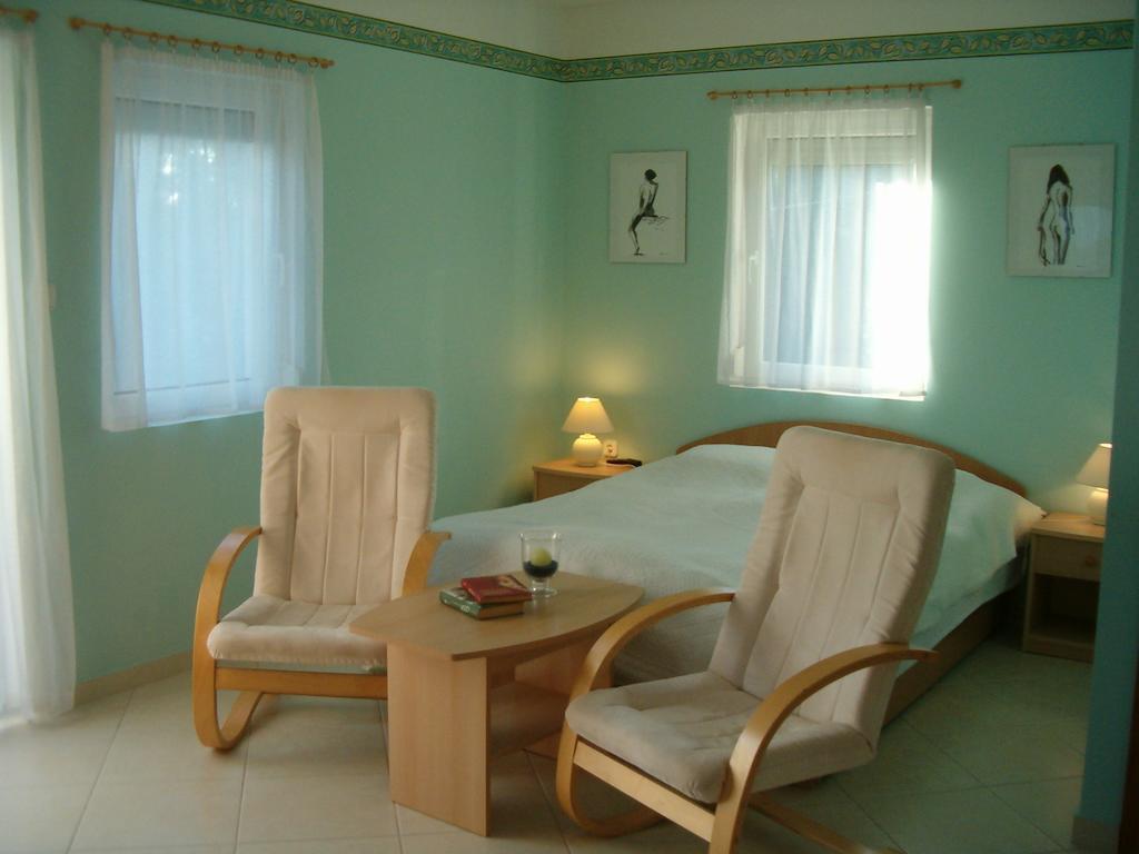Madach Apartman Heviz Bilik gambar